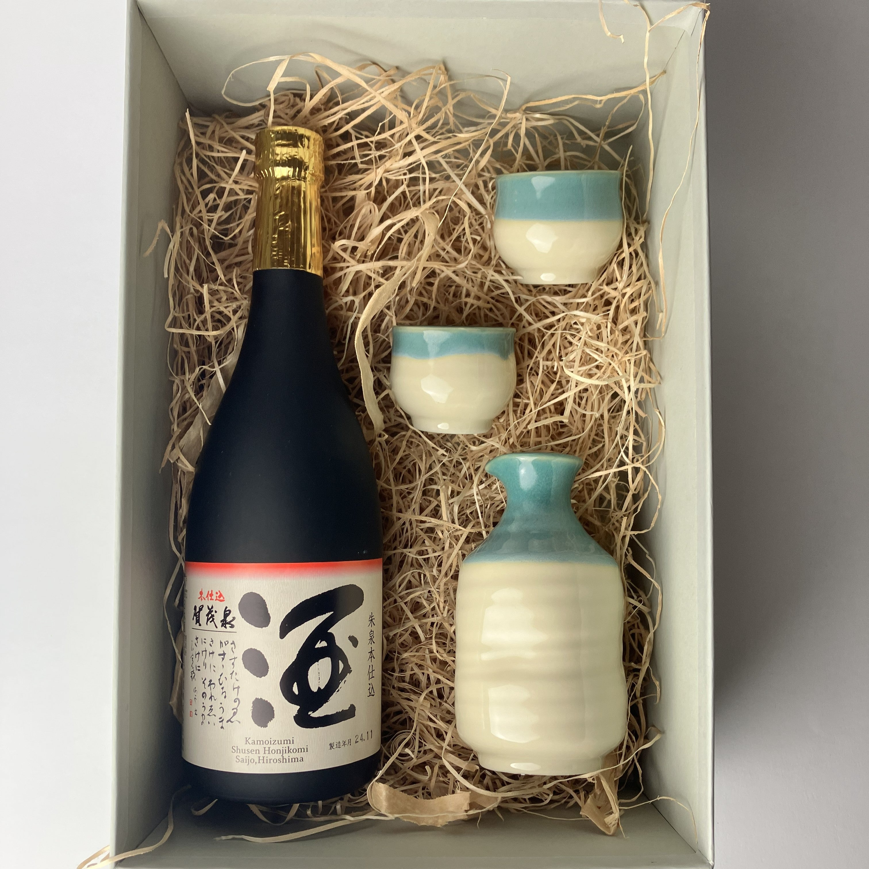Shusen Honjikomi Junmai Ginjo & Mino Yaki Ceramic Gift Set