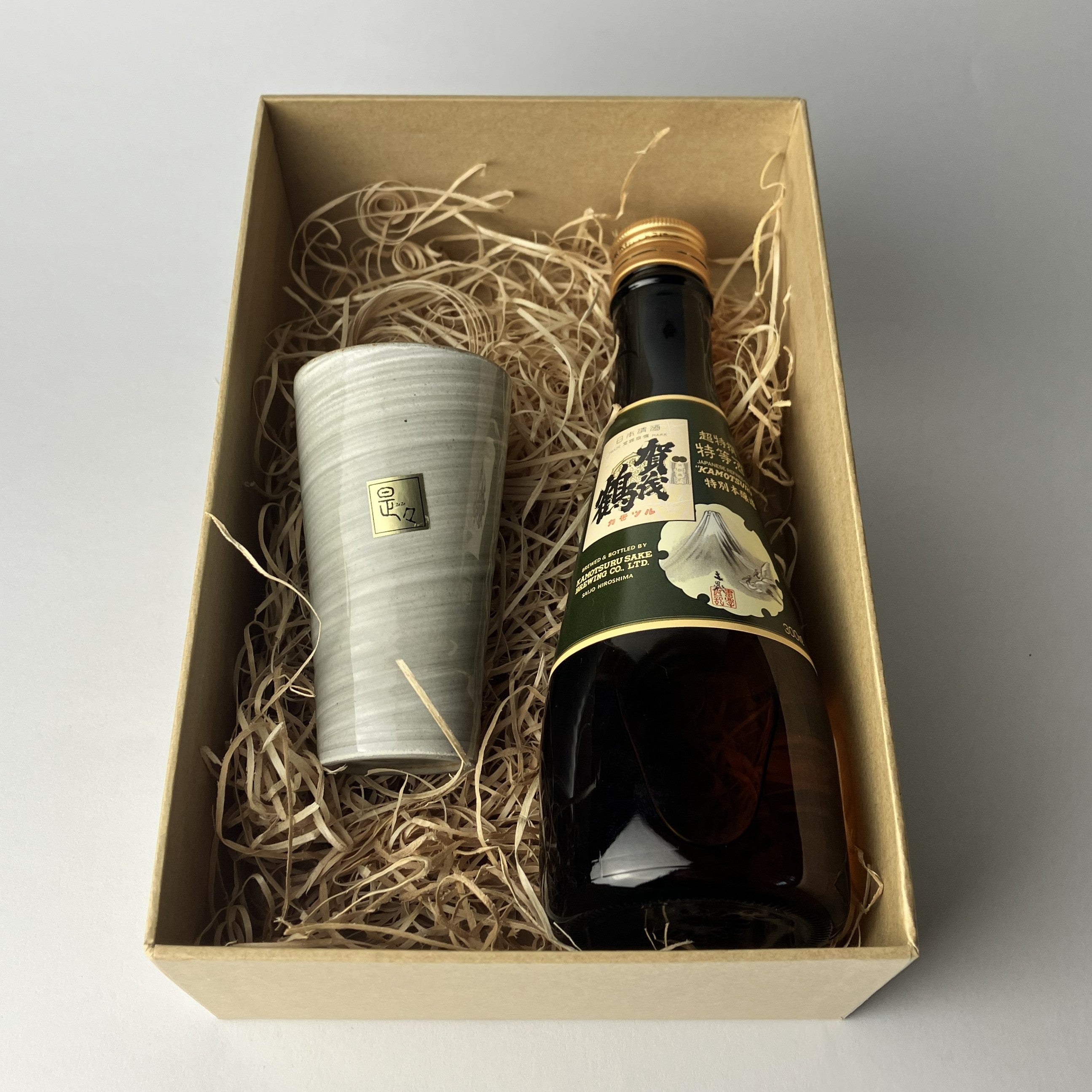 Chotokusen Tokutoshu, Tokubetsu Honjozo & Mino Yaki Sake Cup Gift Set