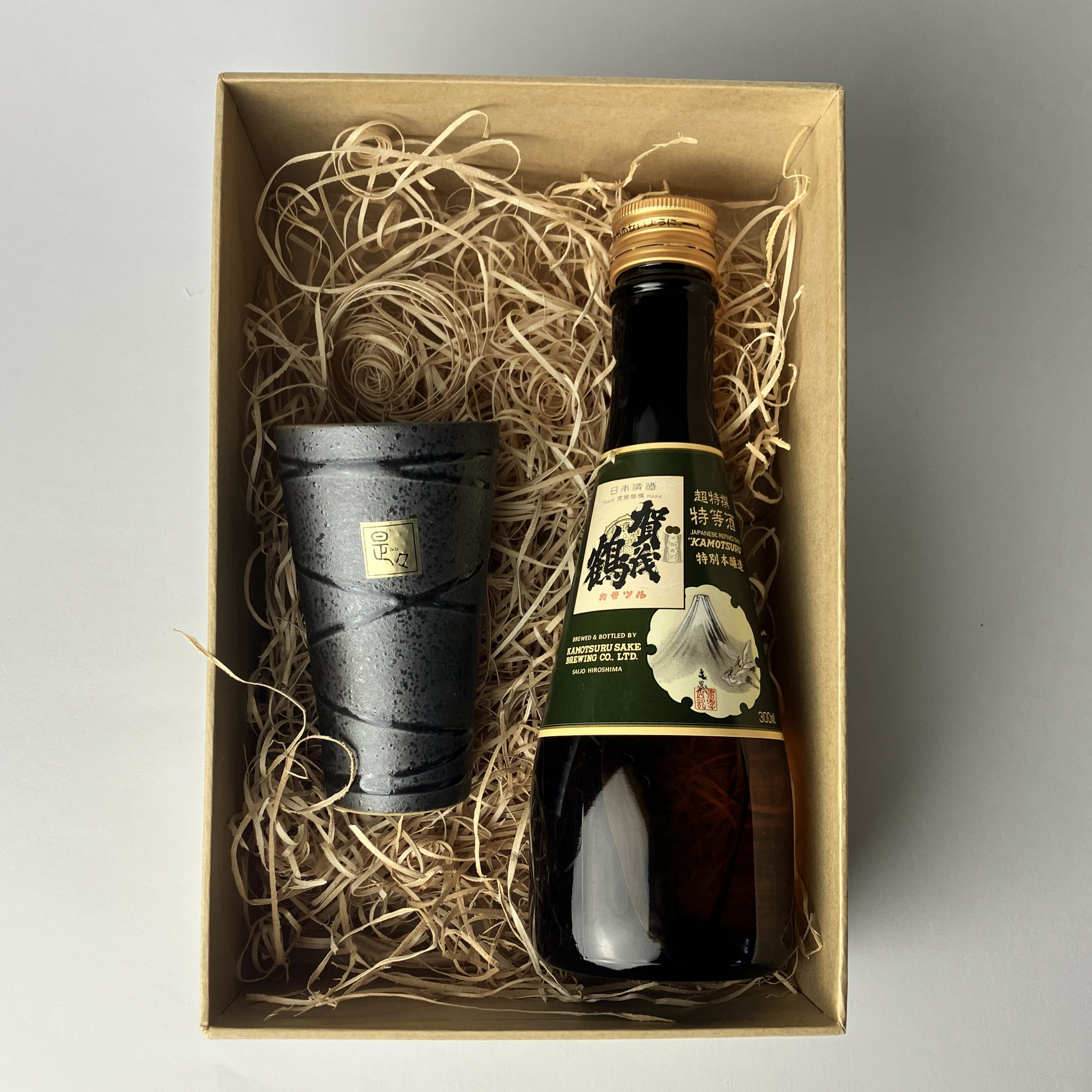 Chotokusen Tokutoshu, Tokubetsu Honjozo & Mino Yaki Sake Cup Gift Set