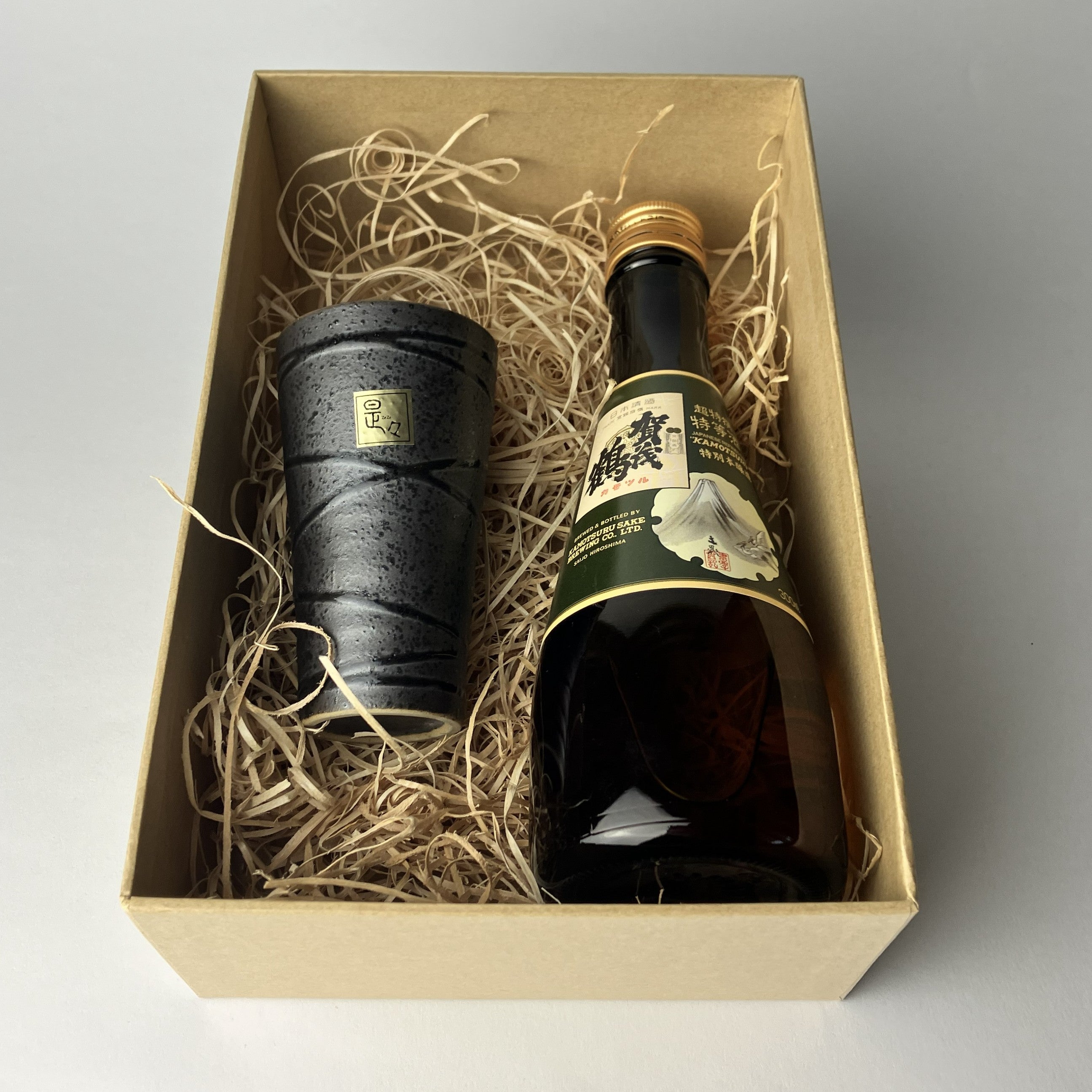Chotokusen Tokutoshu, Tokubetsu Honjozo & Mino Yaki Sake Cup Gift Set