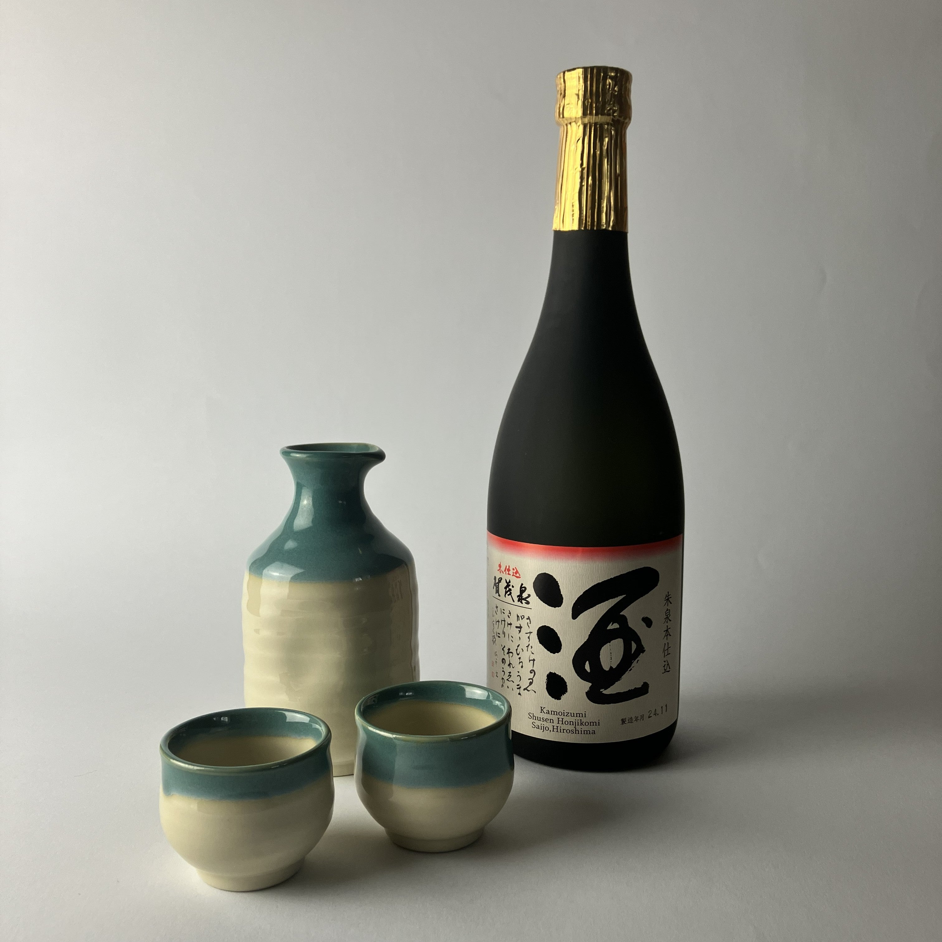 Shusen Honjikomi Junmai Ginjo & Mino Yaki Ceramic Gift Set